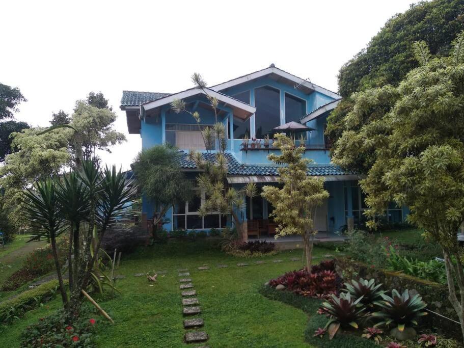 Garden Villas Cipanas Sindanglaya Kültér fotó